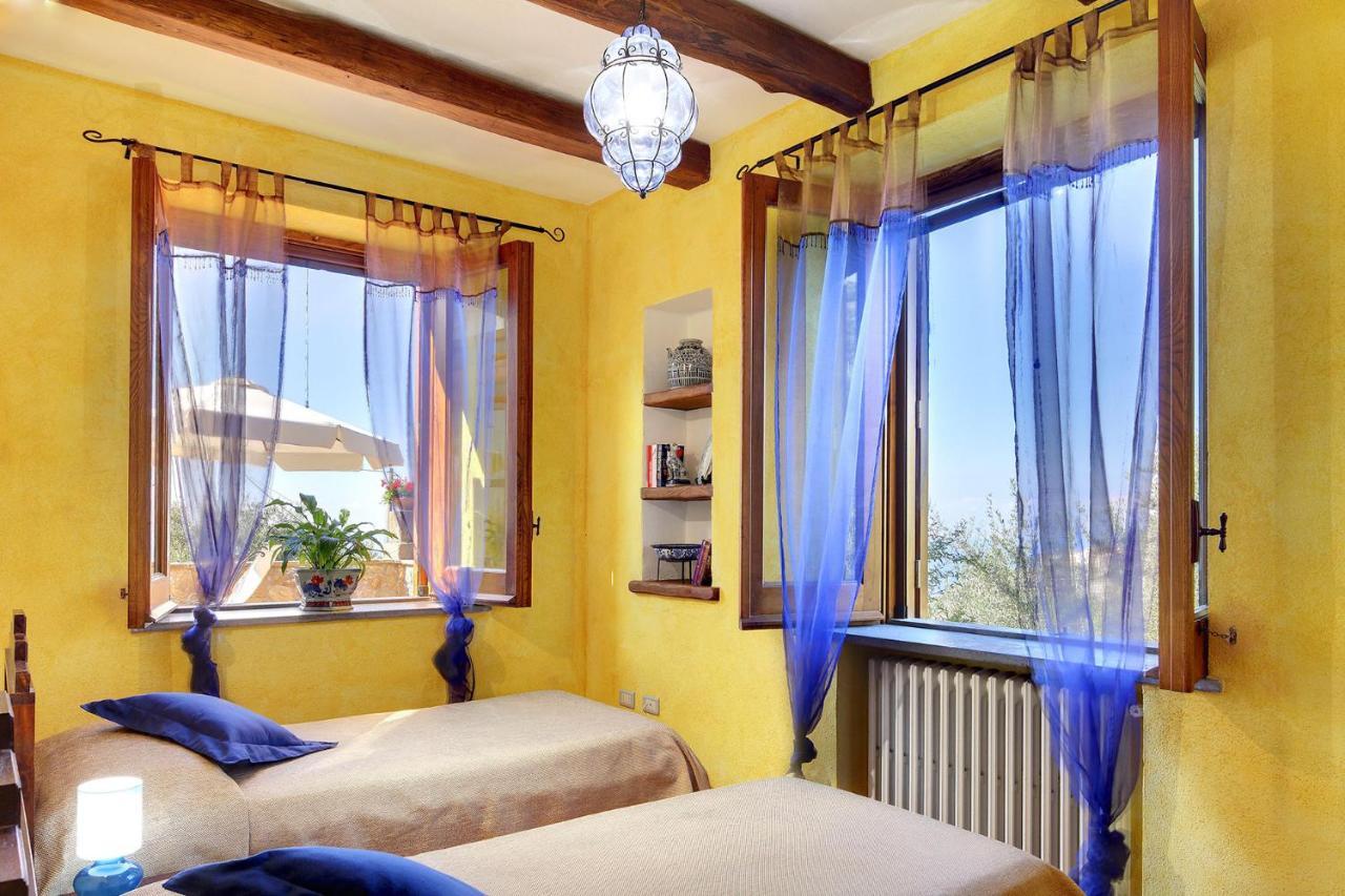 הוילה מסה לוברנסה Casale La Torre מראה חיצוני תמונה